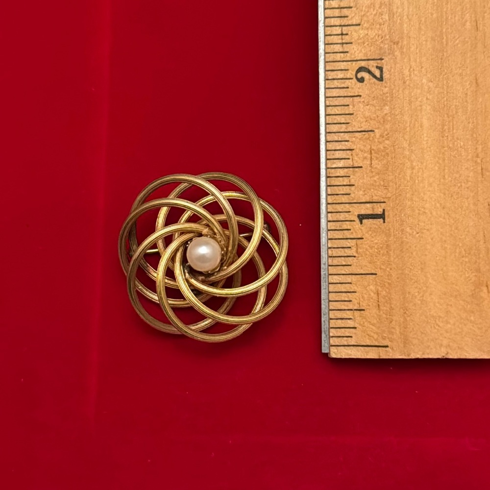 Vintage 1950’s 1/20 12 Kt Gold Filled Swirled Golden Rings With Pearl Pin Brooch
